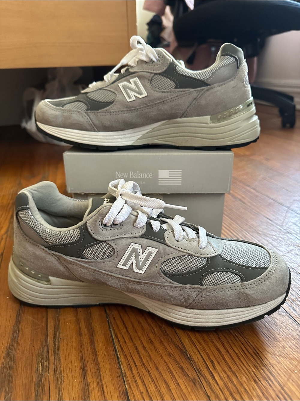 New Balance Men’s Grey Suede & Mesh 992 Sneakers - Picture 2 of 7